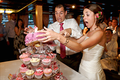 wedding cake falling over